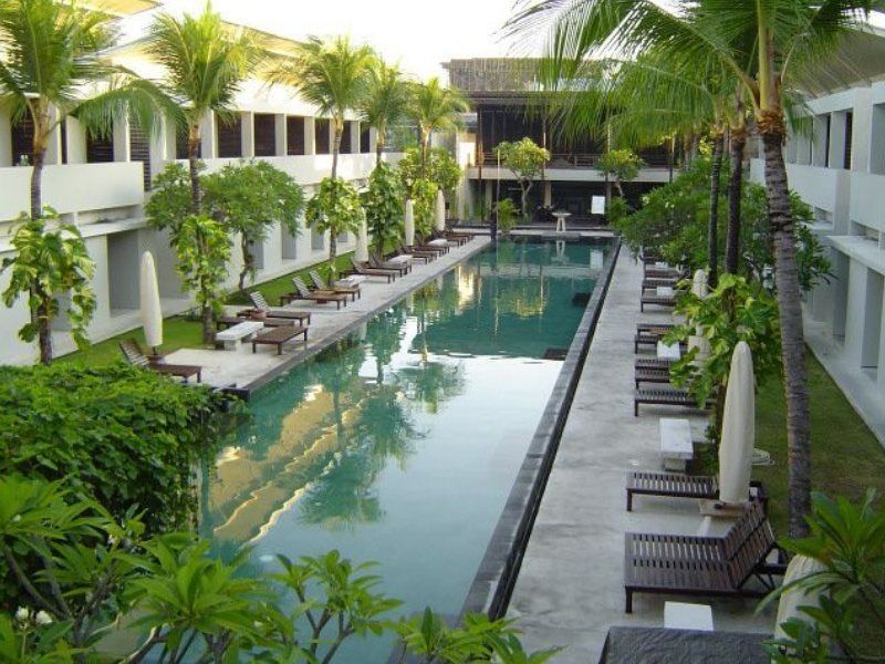 Hotel Oyo Flagship 760 Oasis Kuta à Kuta Lombok Extérieur photo